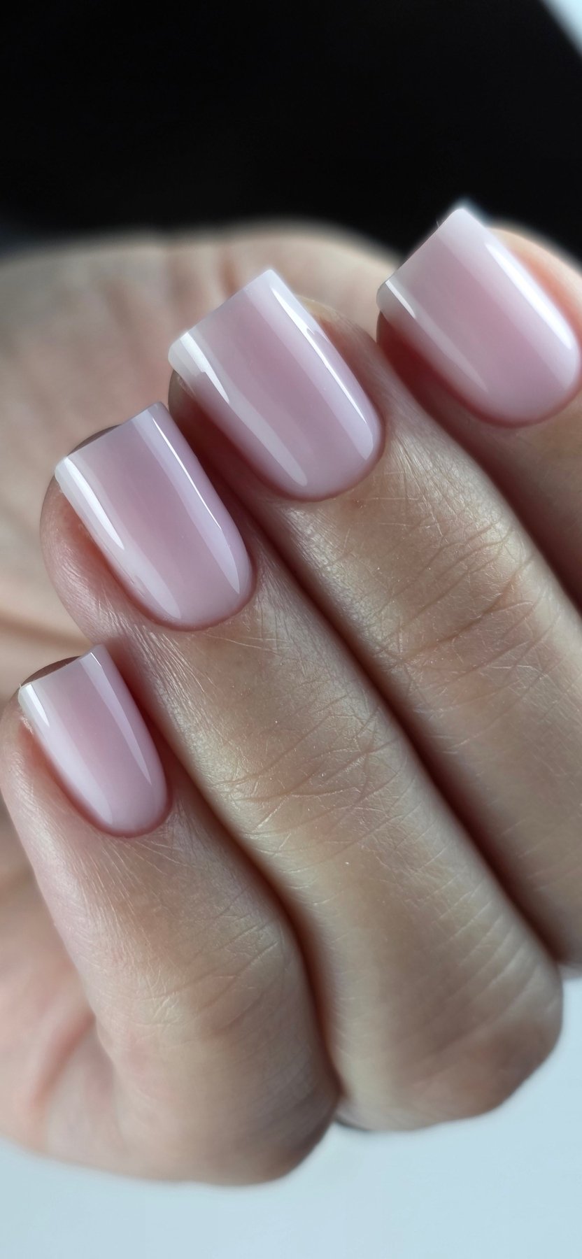 Gainage au gel Easy gel Cutie sur ongles carrés courts, rose pâle brillant