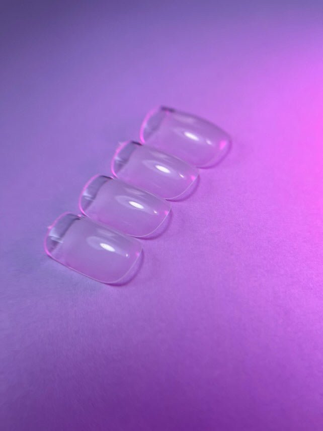Capsules américaines carré court transparentes posées à plat