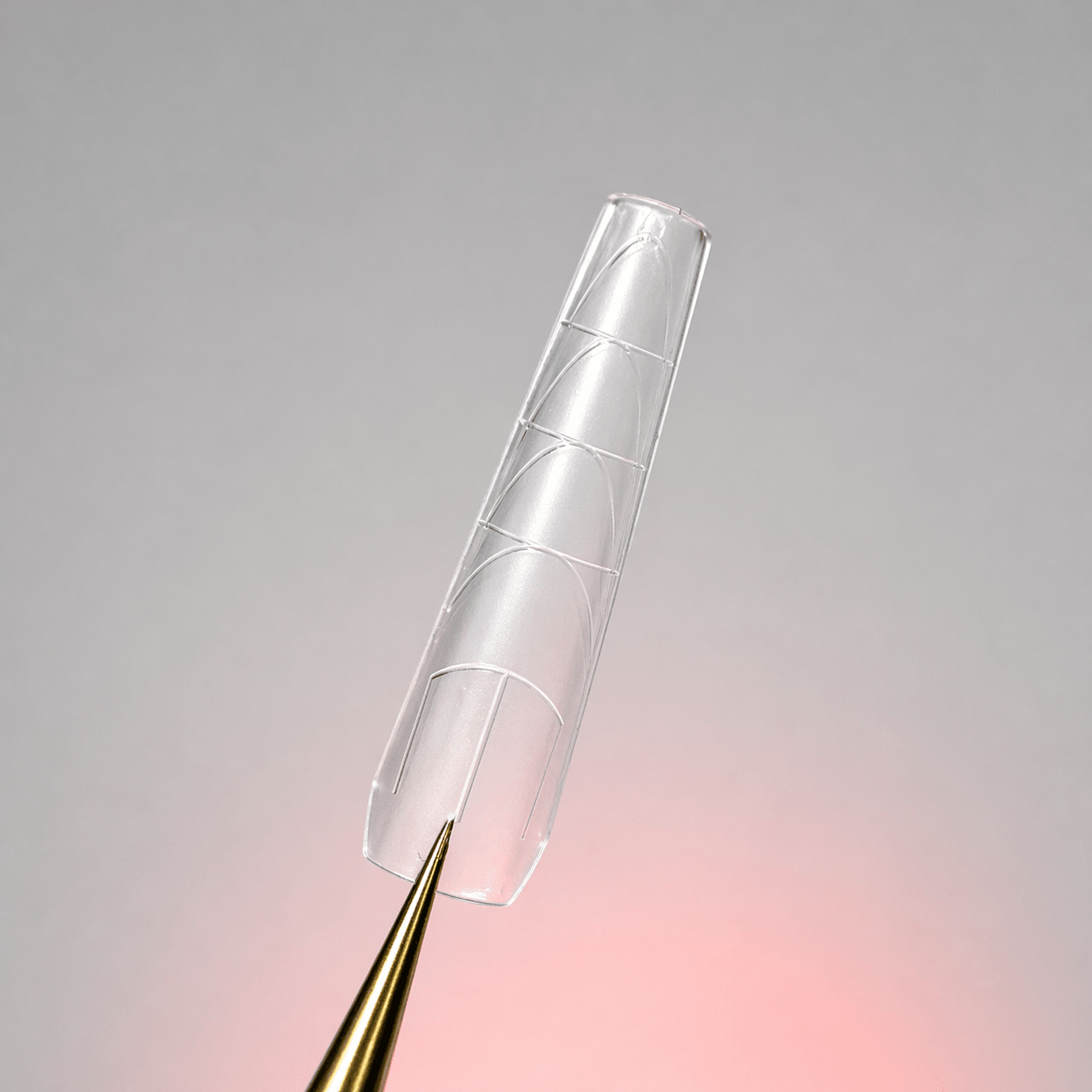 Capsule nouvelle génération NAILS FRS, capsule carrée transparente tenue par une pince