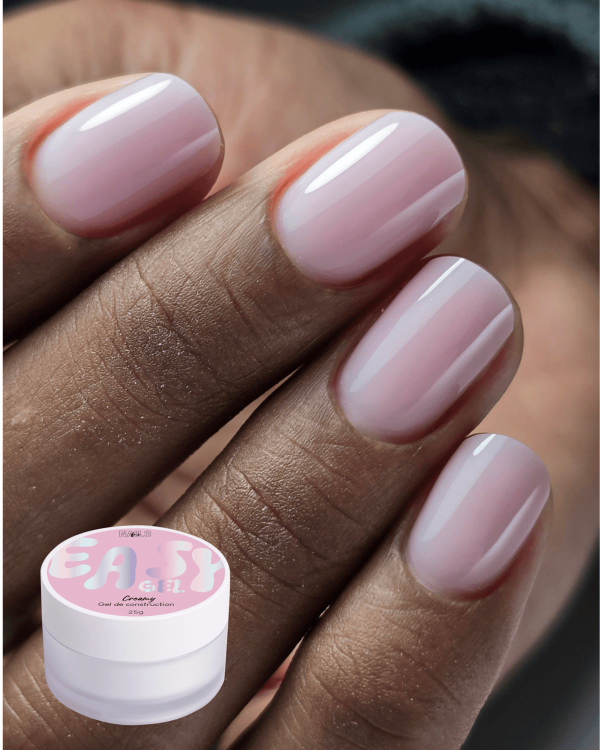 Ongles rose laiteux au gel Easy gel Creamy de la Box spéciale french, sur peau foncée