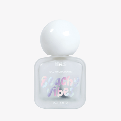 Flacon 10 ml de l'Eau hydratante cuticules Beachy Vibes NAILS FRS, bouchon bille blanc