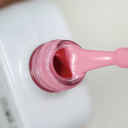Pinceau et goulot du Gel Polish Flower, texture rose blush crémeuse et couvrante
