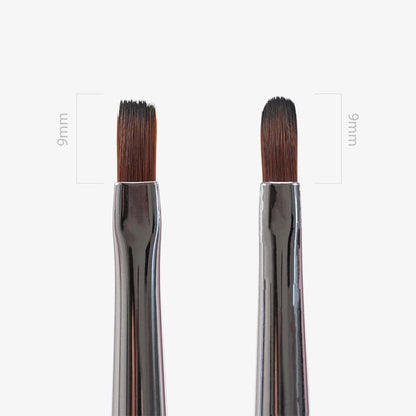 Têtes 9 mm du pinceau GEL BRUSH en gros plan : une plate carrée et une ovale langue de chat