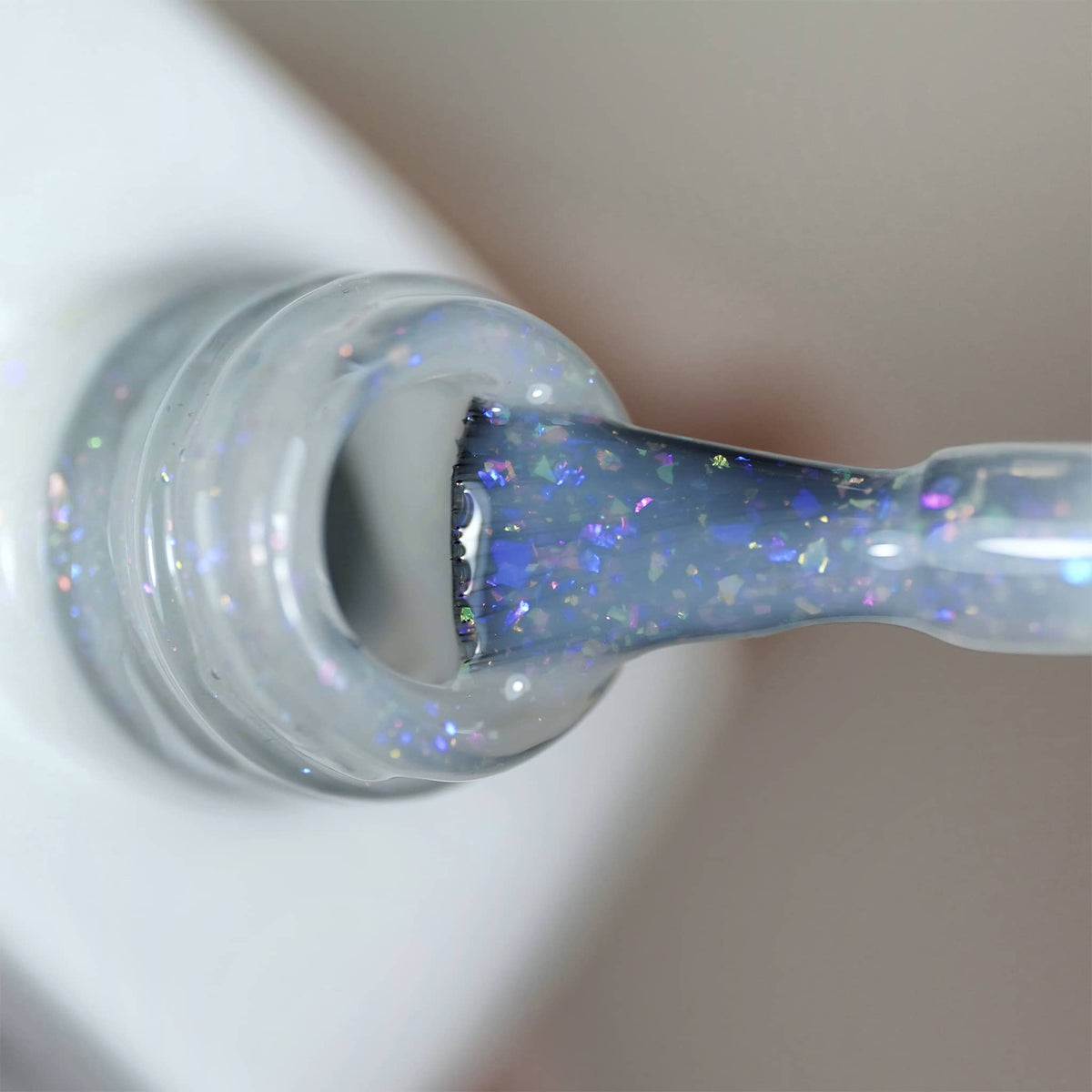Pinceau du Gel Polish Shine Milky, paillettes holographiques irisées dans une base laiteuse